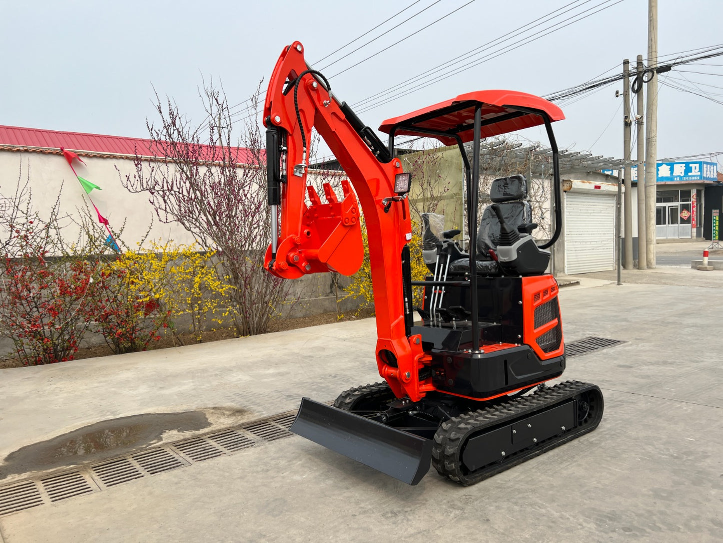 Burly 1.8 Ton Excavator with Kubota D907 Engine -  Excavator from BurlyHE.com