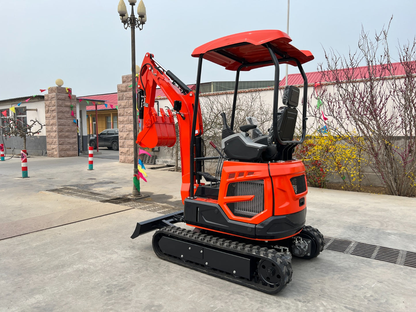 Burly 1.8 Ton Excavator with Kubota D907 Engine -  Excavator from BurlyHE.com