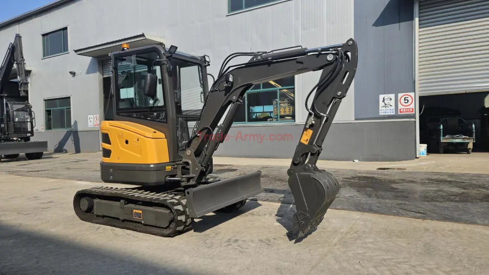 Burly 3.0 Ton Excavator with Kubota D1105 Engine - Excavator from BurlyHE.com