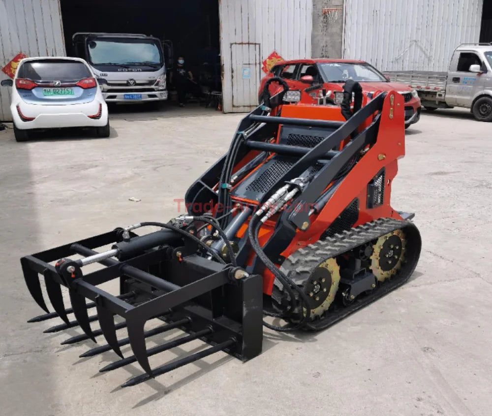 Hydraulic Grapple for Stand-up Skid Steers -  Mini Skid Steer from Trade-Army.com